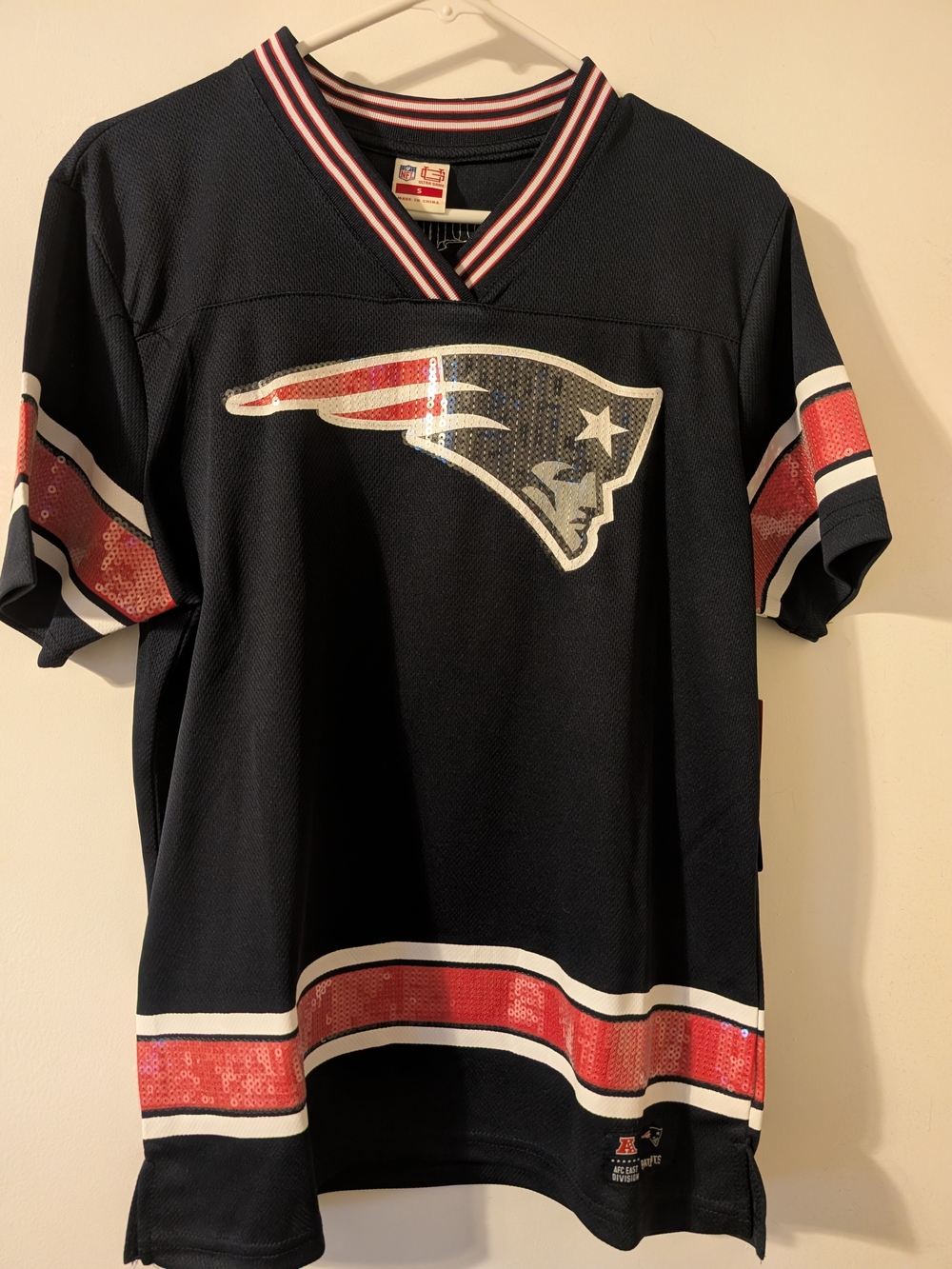 New England Patriots Women's MED And LARGE New W Tags On